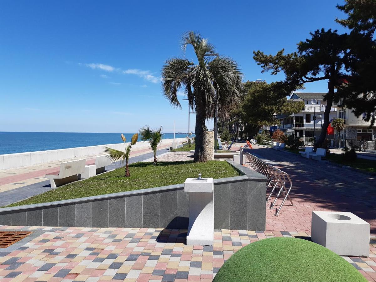 Apartment Mandarin Kobuleti Bagian luar foto