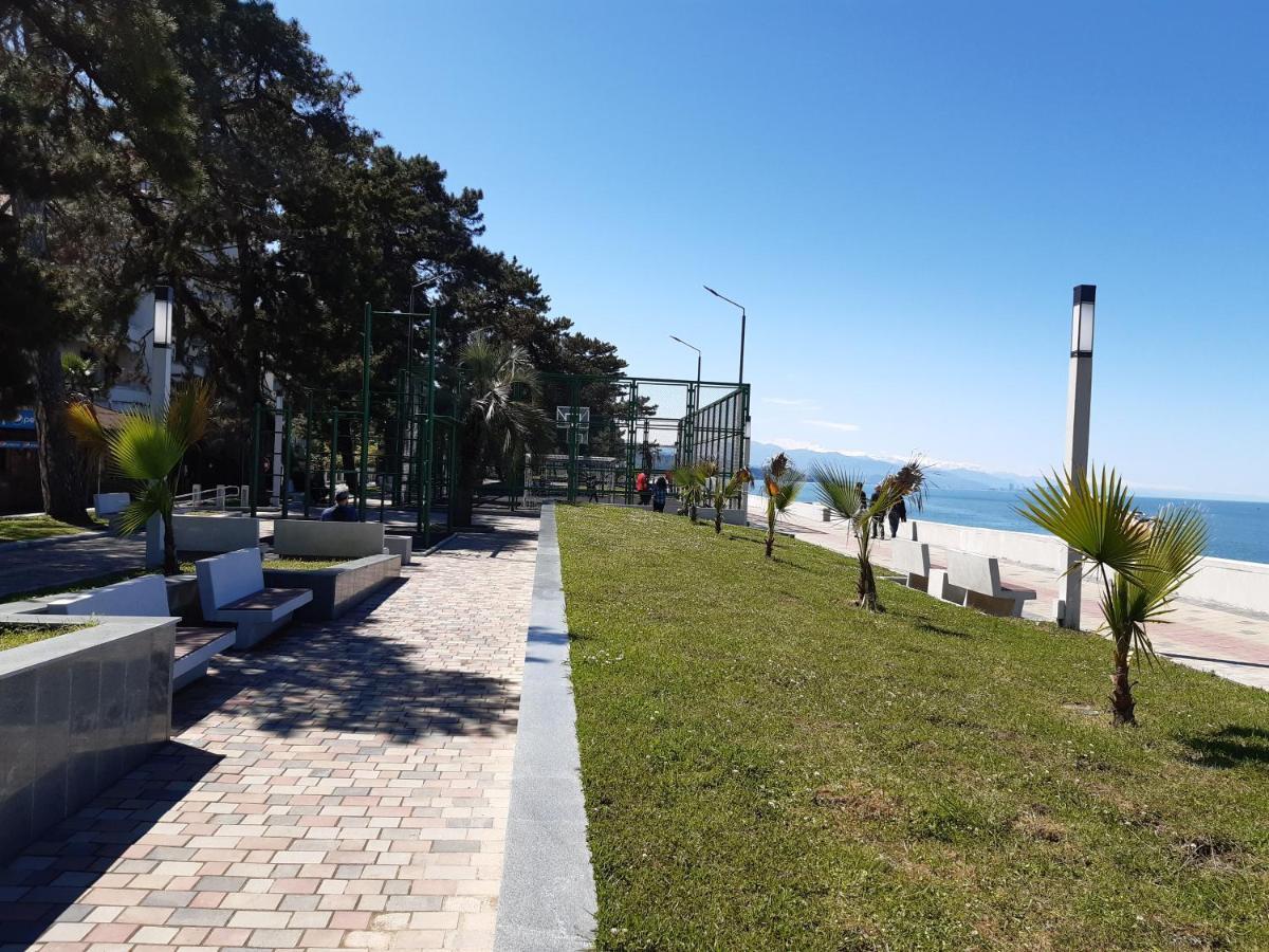 Apartment Mandarin Kobuleti Bagian luar foto