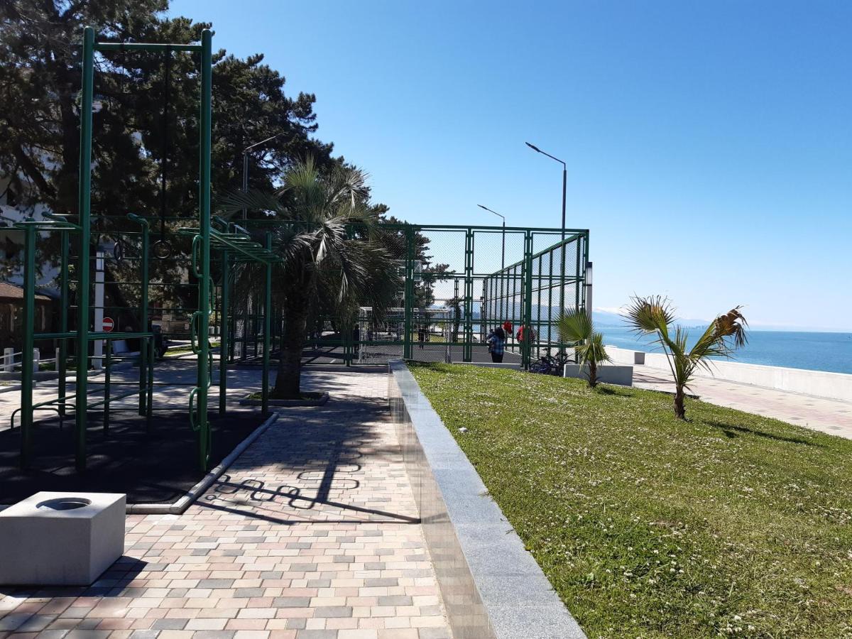 Apartment Mandarin Kobuleti Bagian luar foto